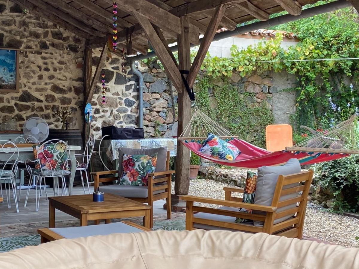 Maison La Roche Chambre D'Hotes Le Vigeant Esterno foto