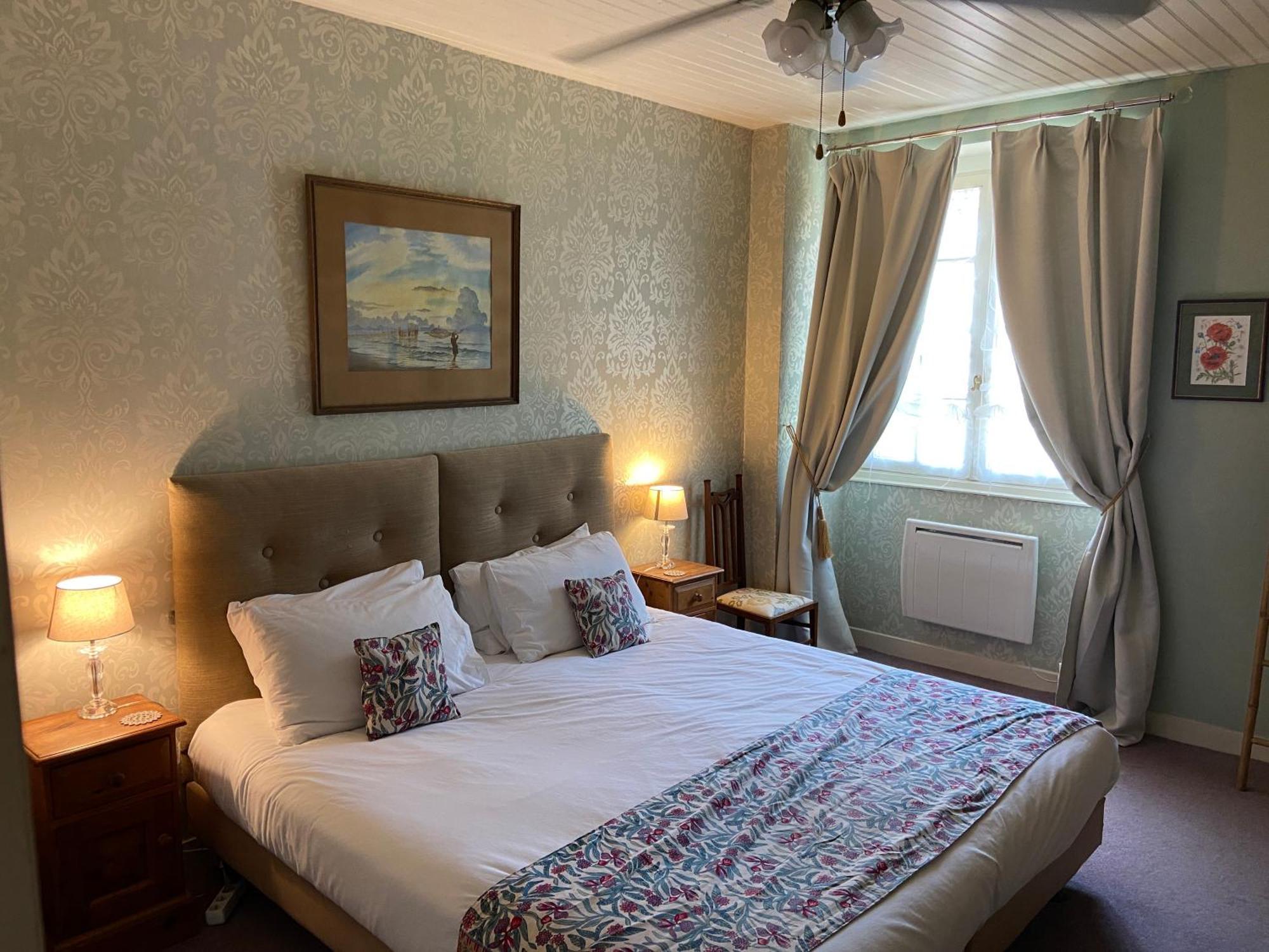 Maison La Roche Chambre D'Hotes Le Vigeant Esterno foto